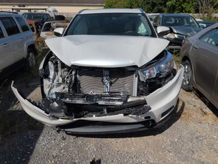 2016 Toyota Highlander XLE - Exterior Front Center Image